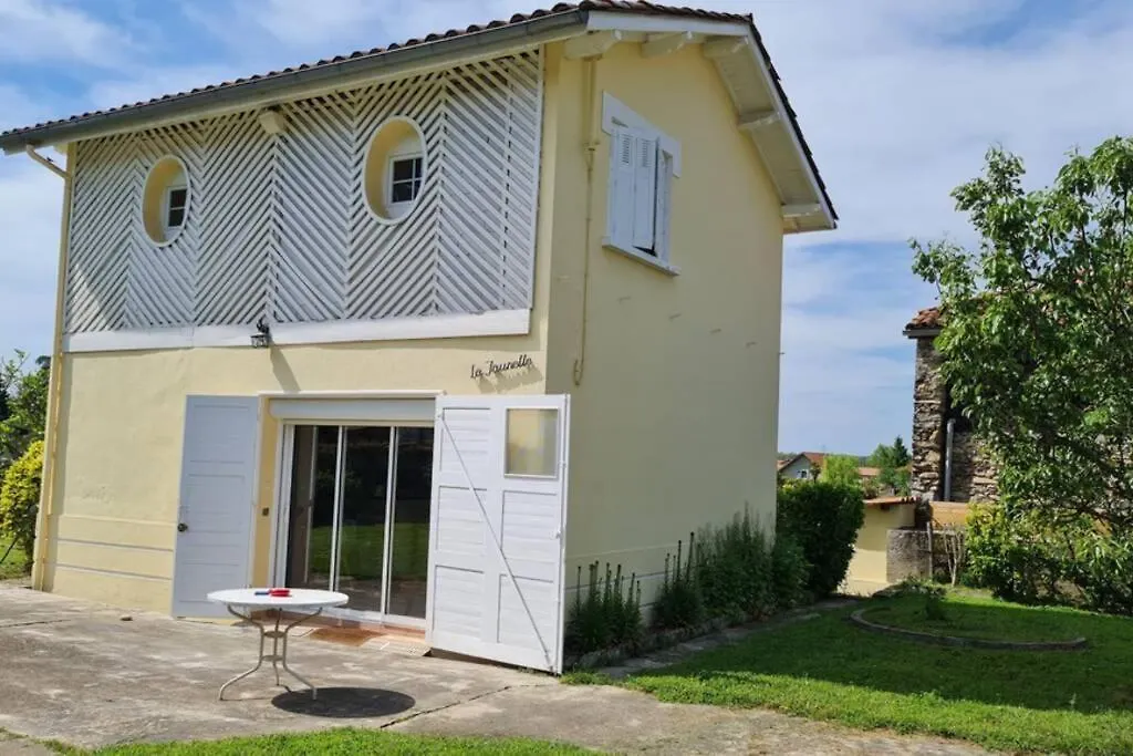 Holiday home La Jaunette, Charmant Fenil Avec Piscine Labarthe-Riviere